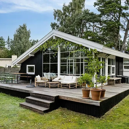 Сasa de vacaciones Summer House Near